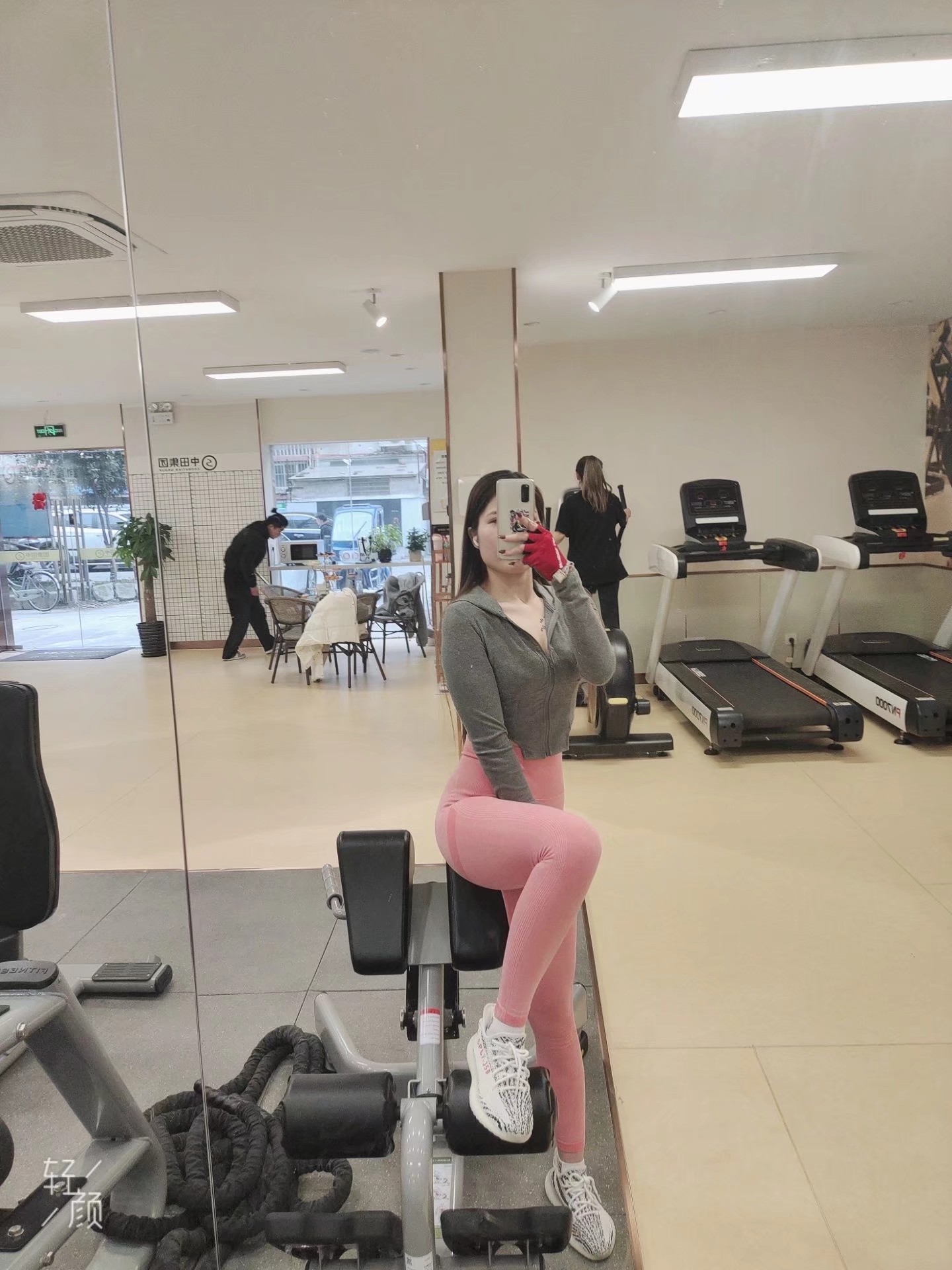 杨浦区年轻漂亮健身小妹